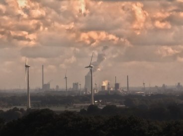 panorama obszarów przemysłowych o dużym zanieczyszczeniu powietrza
